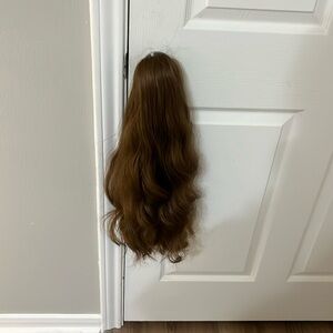 Cheer hair wig, chestnut brown, long and wavy